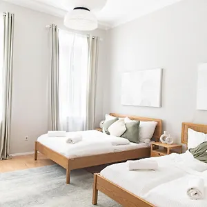  Apartment Spacious Apartment, 3 Min To U1 Reumannplatz Austria